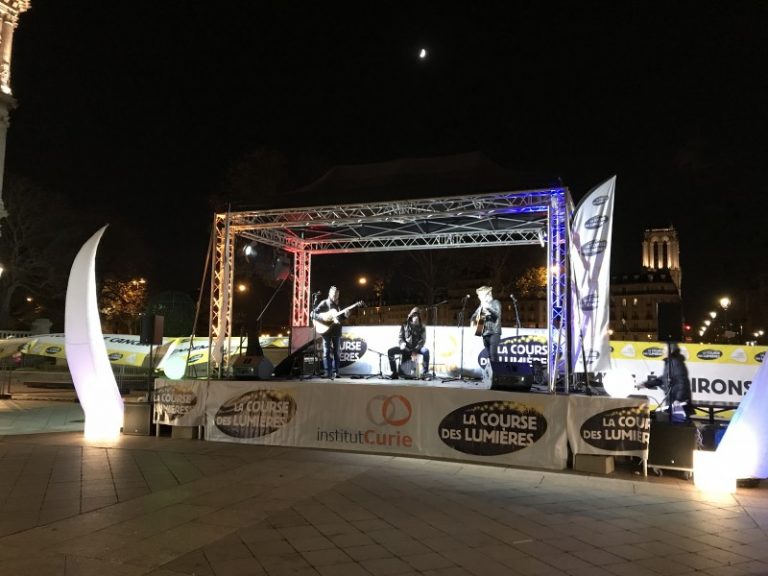 Scène podium couvert 18m2
