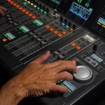 Console de mixage Yamaha DM7