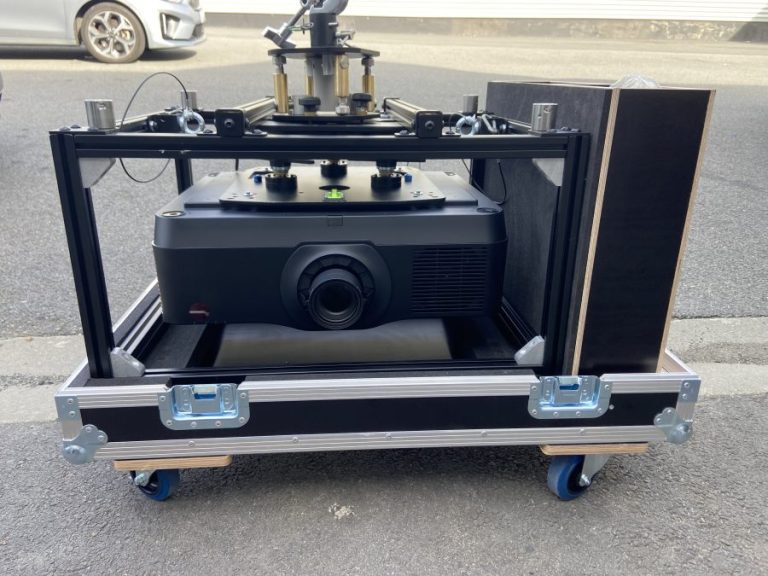 Vidéo projecteur laser NEC PA1004UL
