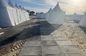 Salon de la Pêche à Royan avec installation technique réalisée par Mise en Scène, matériel disponible à la location à La Rochelle, Paris et partout en France, pour salons professionnels et événements grand public.